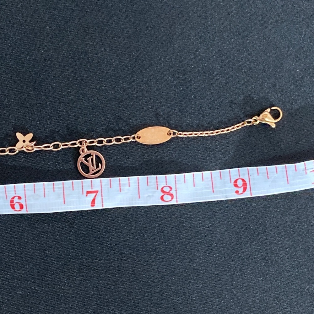 LV Elegant Rose Gold Charm Bracelet - Picture 4 of 4